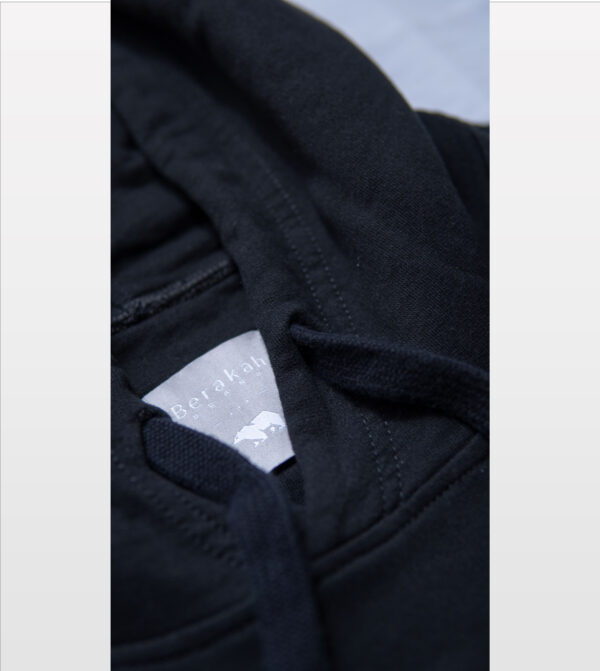Hoodie Ukuku - Color Negro - Imagen 3